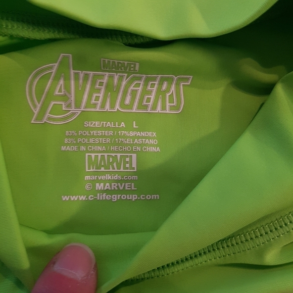 Marvel Avengers boys size Large swim rash guard lime green - Picture 2 of 3